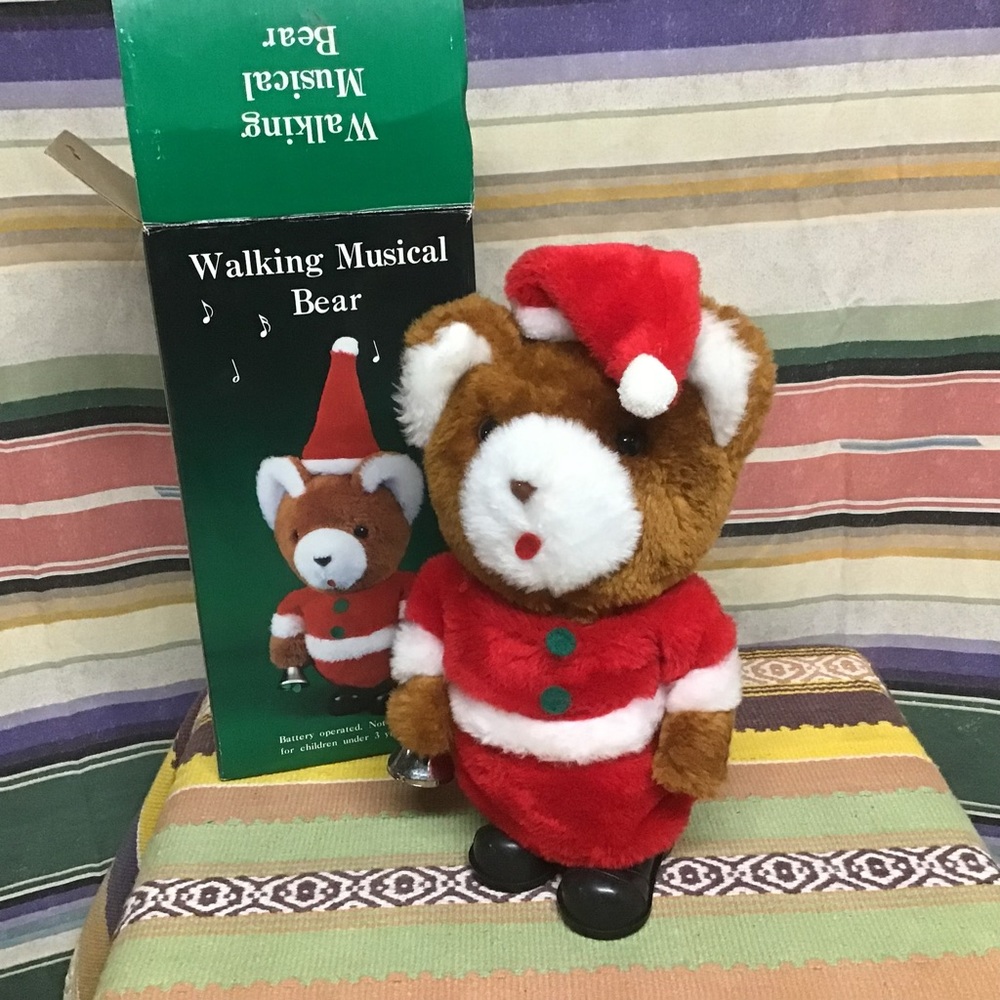 NIB Vintage Apex Christmas walking music bear
